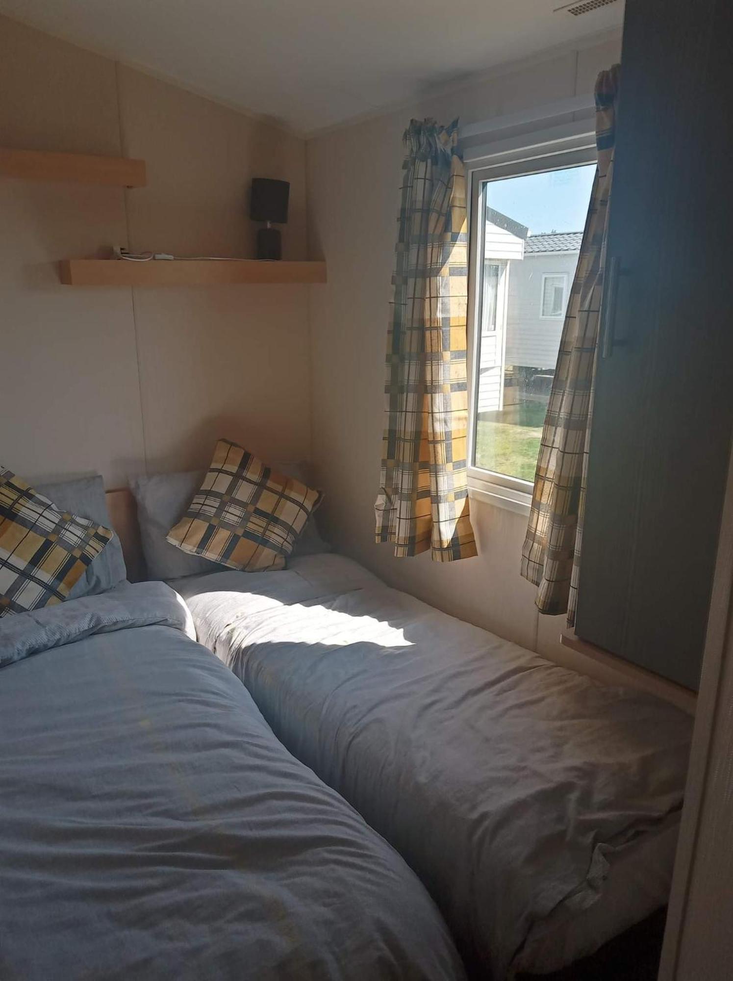 Caledonian Caravan Jaywick Sands Extérieur photo
